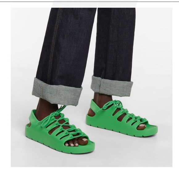 Bottega Veneta green jelly sandals - Picture 2 of 10